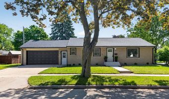 2206 N MCDONALD St, Appleton, WI 54911