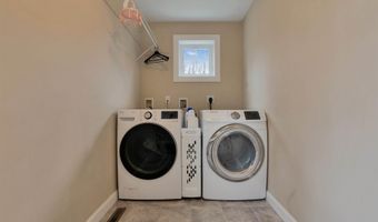 58 Village Place Dr, Barrington, NH 03825