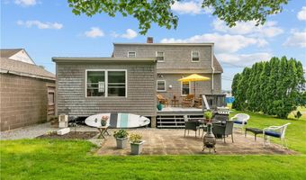 129 Bliss Mine Rd, Newport, RI 02840