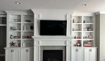 8 Ferry Ln, Berkley, MA 02779