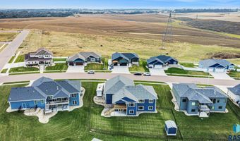 1604 W River Bend St, Brandon, SD 57005