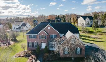 4 Hilander Dr, Albany, NY 12211