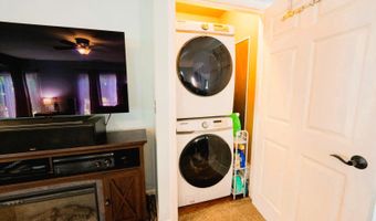 39450 N Circle Ave, Antioch, IL 60002