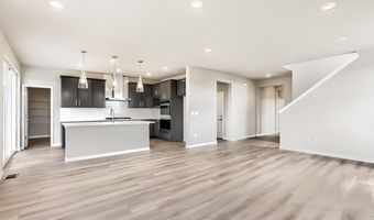 202 Sugar Beet Ln, Berthoud, CO 80513