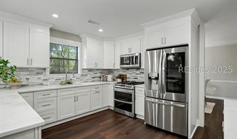 994 Dowlingwood Dr, Beaufort, SC 29902