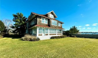 118 Middle Beach Rd, Madison, CT 06443