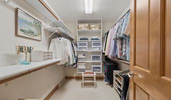 208 E APPLE CREEK Rd, Appleton, WI 54913