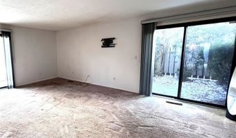 250 Laurel Cir 13, Aurora, OH 44202