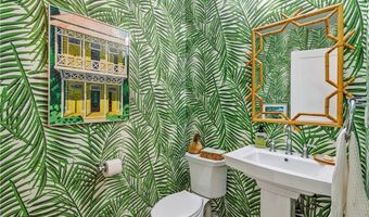 27 High St 2, Newport, RI 02840