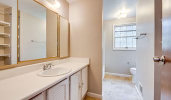 3381 MONARCH Ln, Annandale, VA 22003