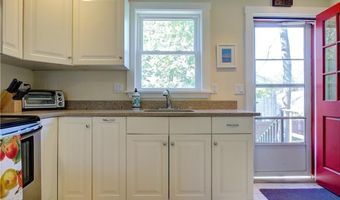 70 Carroll Ave 1113, Newport, RI 02840