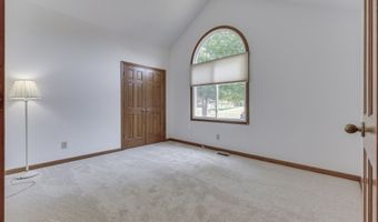 8644 Rahke Rd, Indianapolis, IN 46217