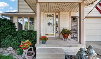 1299 Bentwood Ct, Altoona, IA 50009