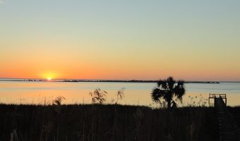 130 Bay Ave, Apalachicola, FL 32320