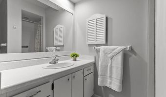 10 GREEN BAY Ct 105, Appleton, WI 54911