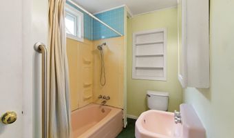 304 Central Blvd, Bayville, NJ 08721
