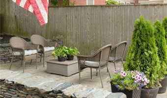 43 Farewell St 2, Newport, RI 02840