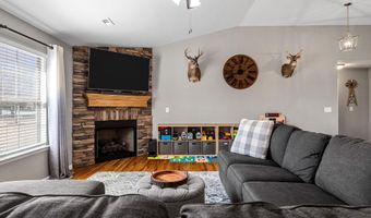 218 Little Man Dr, Boiling Springs, SC 29316