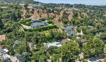3843 Hayvenhurst Ave, Encino, CA 91436