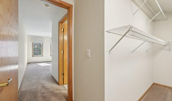 3354 N Stone Creek Cir, Madison, WI 53719