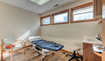 141 Dowd Ave, Canton, CT 06019