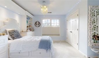 322 Sleepy Hollow Farm Rd, Warwick, RI 02886