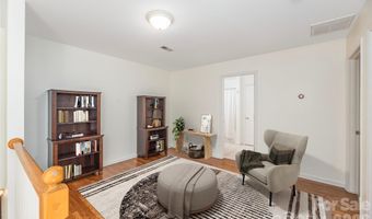 602 Hidden Springs Dr, Asheville, NC 28804