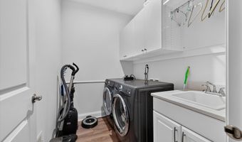 3062 N Spurway Dr, Ann Arbor, MI 48105