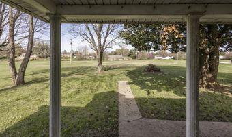 1107 N 3rd St, Bardstown, KY 40004
