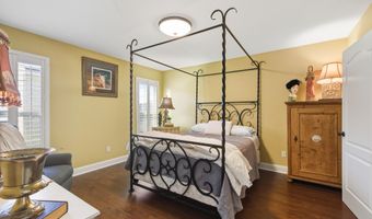 111 Acacia Ln, Abbeville, LA 70510