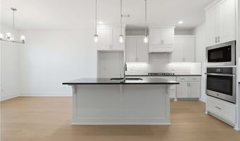 7014 Orange Ave, Bentonville, AR 72713