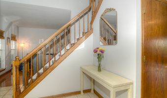 908 Mocking Bird Dr, Antioch, IL 60002