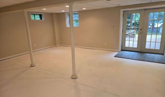 35 Renee Dr, Colchester, CT 06415