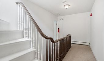 7 Nichols Ln 7, Hopkinton, RI 02832