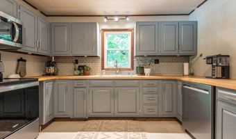 10649 E State Road 54, Bloomfield, IN 47424