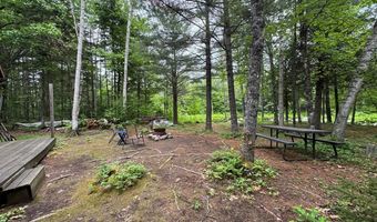 6 Maple Dr, Abbot, ME 04406