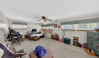 178 W SHELLEY Dr, Claymont, DE 19703
