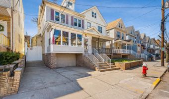 28 Willow St, Bayonne, NJ 07002