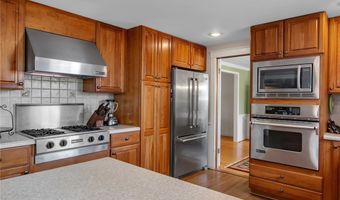 64 Dan Troy Dr, Amherst, NY 14221