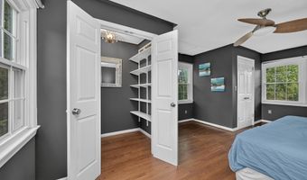 9908 DICKENS Ave, Bethesda, MD 20814