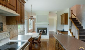6425 SW South Pointe Dr, Auburn, KS 66402