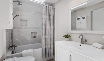 1 Blackhorse Dr, Acton, MA 01720