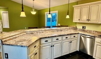 57 Brandon St, Baxley, GA 31513