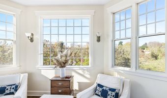 55 Seabreeze Ln, Amagansett, NY 11930