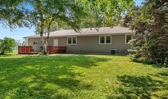 1900 OLDE CASALOMA Dr, Appleton, WI 54913
