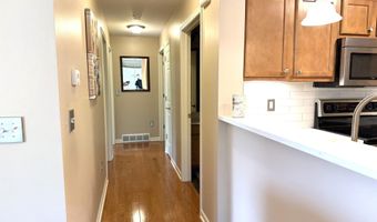 35 Governor Cir, Albany, NY 12208