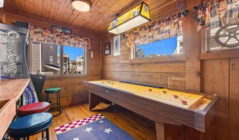 10 11TH St, Beach Haven, NJ 08008