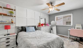 806 Hollyridge Dr, Ballwin, MO 63011