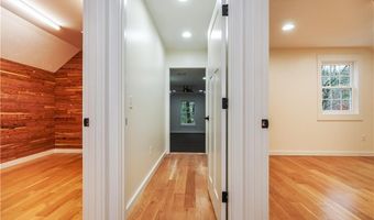 247 Glen Hill Dr, North Kingstown, RI 02874