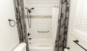 414 Pine Glen Dr, Albany, GA 31705